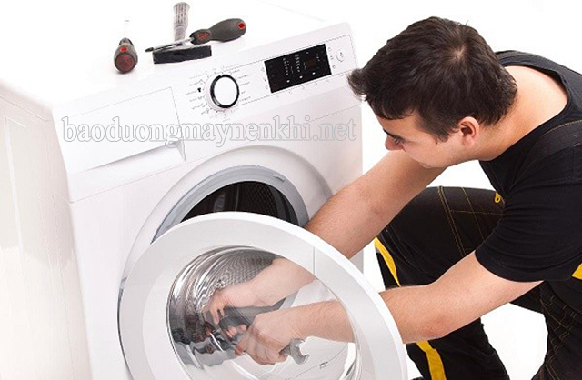 Kiểm tra bảng điều khiển máy giặt